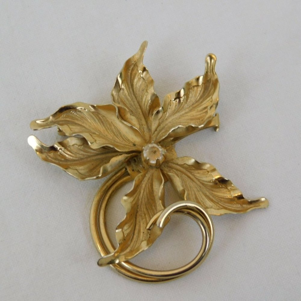 Lot of 4 Fashion Pin Brooches Gold Tone Leaf Flower Rhinestones Faux Pearls FLAW - Picture 6 of 9